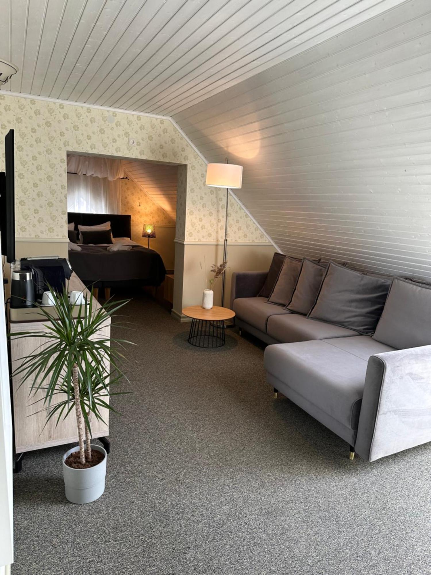 Vanalinna Boutique Hotel كوريسارِ المظهر الخارجي الصورة
